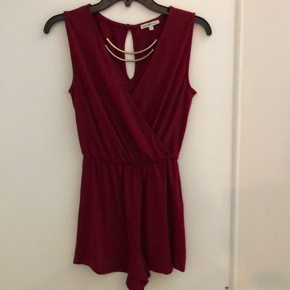 RED ROMPER - Picture 2 of 4